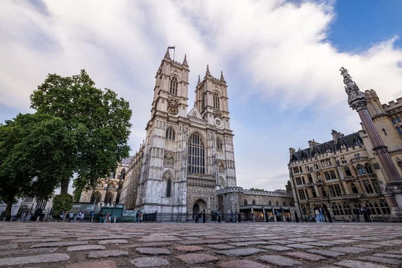 London: Westminster Abbey & Jubilee Galleries Guided Tour - Meeting at Parliament Square, then straight into the Abbey