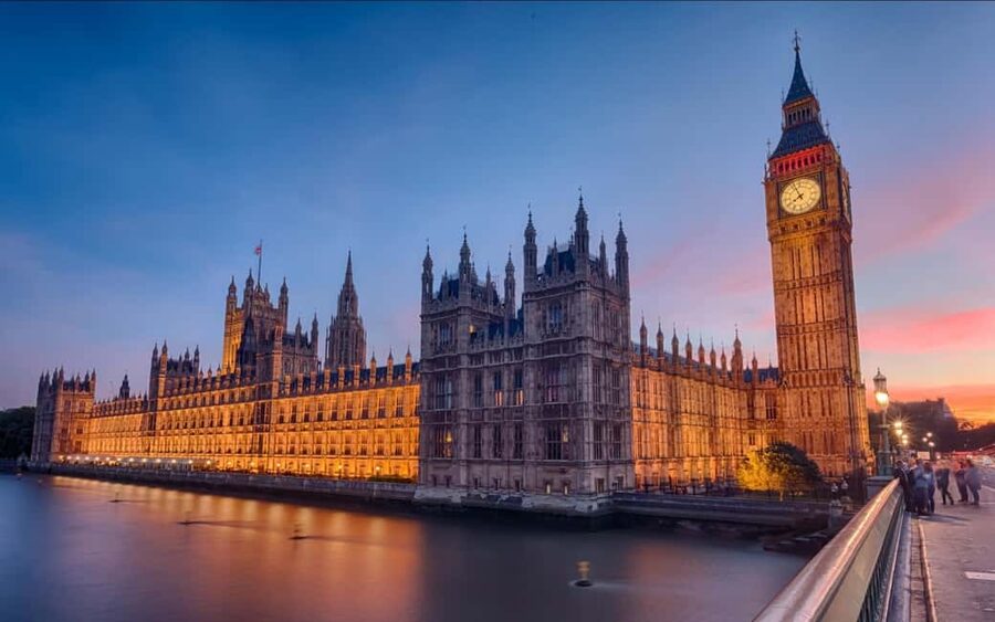 London: Westminster Abbey & Optional Parliament Tour - The Coronation Chair, plus tombs up close