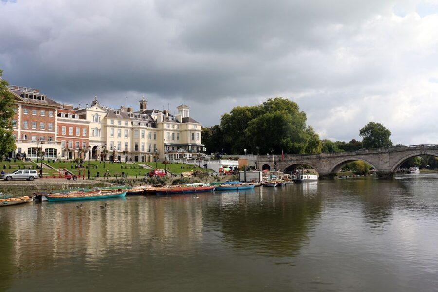 London: Westminster to Richmond River Thames Cruise - Getting set up at Westminster Pier, Boarding Point D