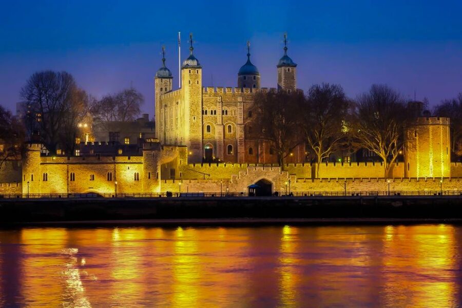 London: Westminster Tour, River Cruise, and Tower of London - Inside the Tower of London: Beefeaters, ravens, and fortress views