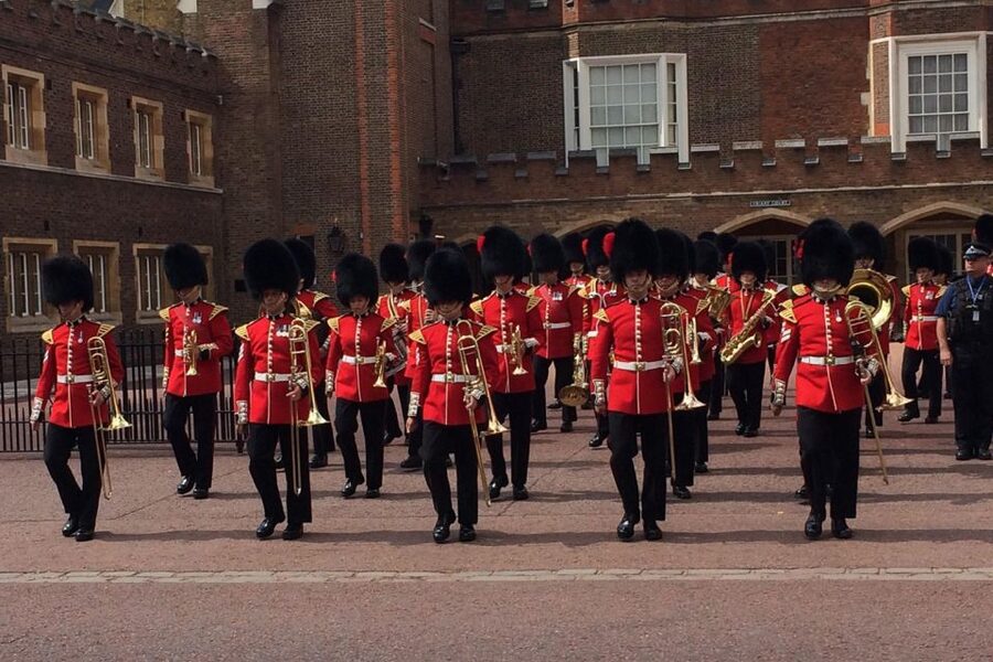 London: Westminster Tour, River Cruise, and Tower of London - A quick word on the guide experience