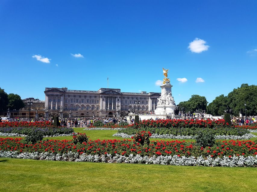 London: Westminster Walking Tour & The Tower of London Entry - Buckingham Palace first, then your best shot at the Changing of the Guard