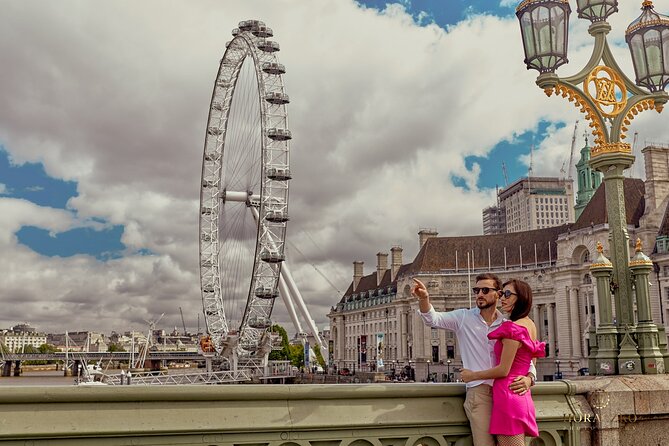 London Westminster with Big Ben private professional photo shoot 60min - Walking the Westminster Bridge and London Eye Zone for Big, Classic Frames