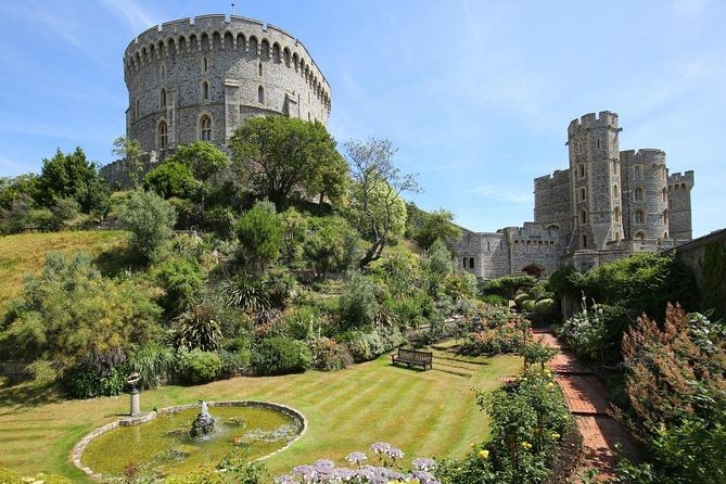 London, Windsor Castle, Hampton Court Palace with Free Snack Pack - St George’s Chapel Rules and What a Short Visit Really Means