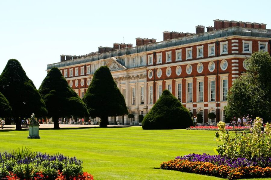 London: Windsor Castle & Henry VIII's Hampton Court Palace - London Panoramic Tour: Big Ben, Palaces, and Pre-Game Context
