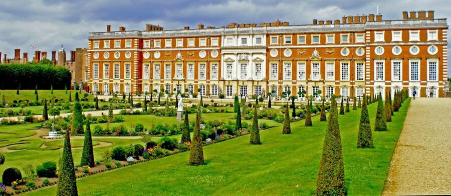 London: Windsor Castle & Henry VIII's Hampton Court Palace - Coach Comfort and the Value of a Guided Day