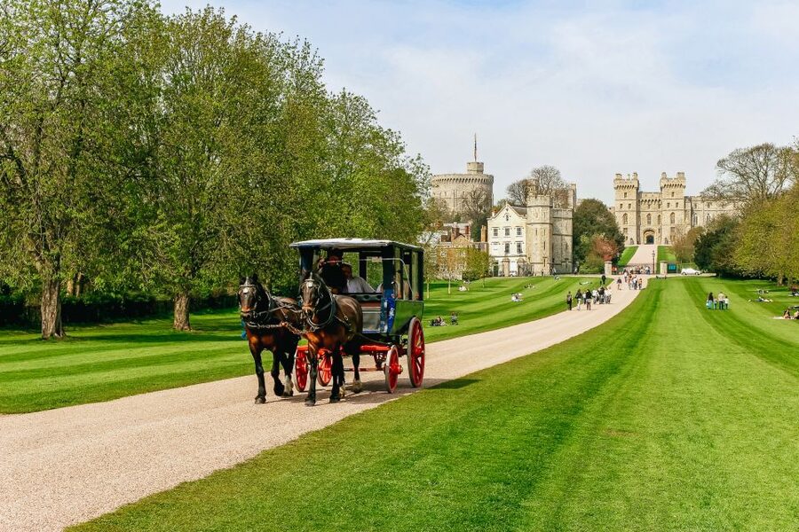 London: Windsor, Stonehenge, Bath, and Roman Baths Day Trip - Windsor Castle State Apartments, St George’s Chapel, and royal rooms