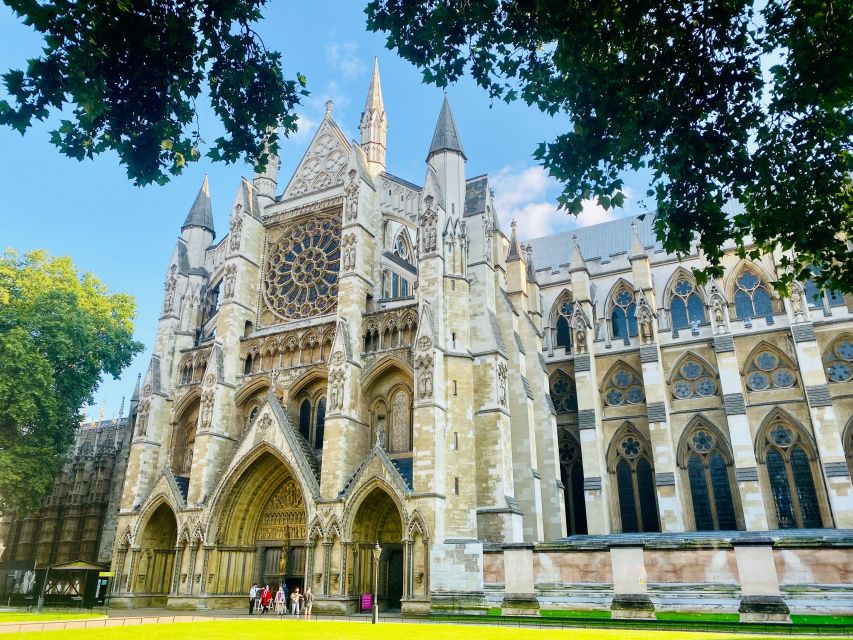 London: Winston Churchill and London in WWII Walking Tour - The Ministry of War, 10 Downing Street, and Whitehall