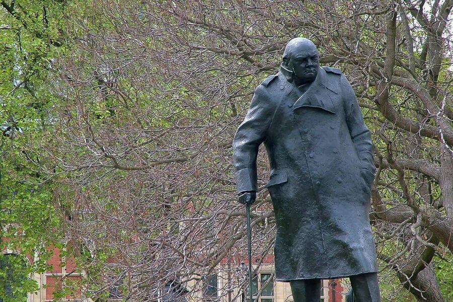 London: Winston Churchill Walking Tour with War Rooms Ticket - Downing Street and the war-leader power axis
