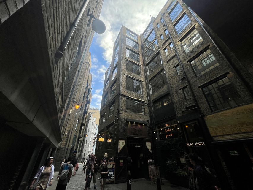 London: Witches and History Bankside Walking Tour - Starting at Southwark Viewpoint: what to do before the witch takes over