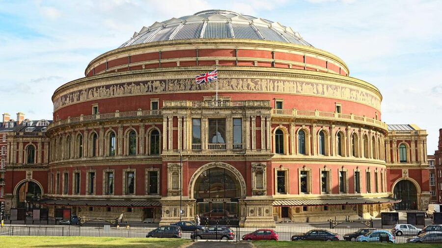 Londra Audioguide - TravelMate app for your smartphone - Knightsbridge, Harrods, and Madame Tussauds: if you want a mix of spectacle and culture
