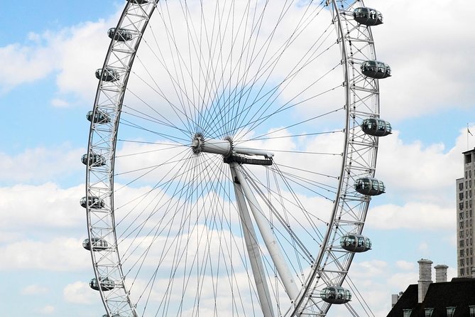 Lunch River Cruise on the Thames with 2-Course Meal - Spotting London landmarks by the river: your step-by-step route