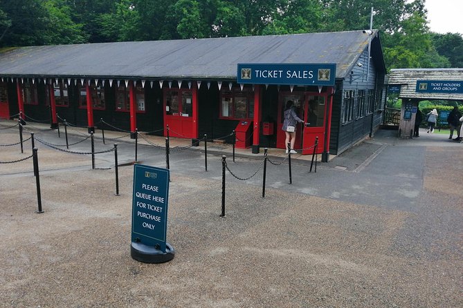 Luxury Private Day Hire from & to London via Dover & Leeds Castle - Leeds Castle in 3 hours: why this place feels different