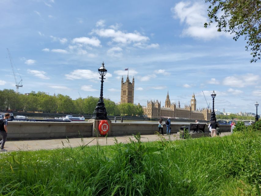Luxury Private Tour in London with Lunch - Westminster Abbey and Buckingham Palace, How the Royal Sights Fit Together