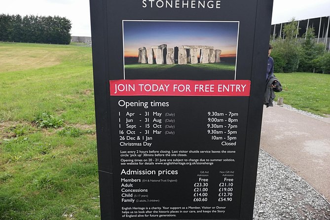 Luxury Private Vehicle Day Hire from & to London via Stonehenge Lacock and Bath - Should you book this private Stonehenge, Lacock and Bath day?