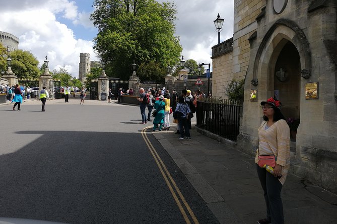 Luxury Private Vehicle Day Hire:London to London Stopover Windsor and its Castle - Value Check: Is This Price Fair for Windsor Day Hire?