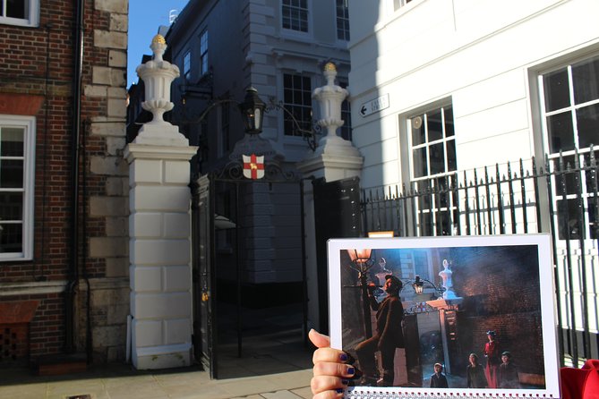 Mary Poppins Small Group Walking Tour of London - The simple logistics start: Cannon Street at 2:00 pm