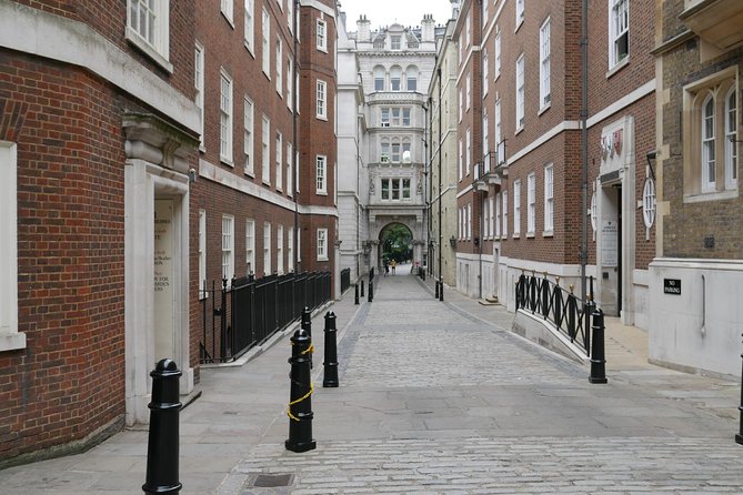 Mary Poppins Small Group Walking Tour of London - Middle Temple Hall: old streets, playful prompts, and movie-making talk