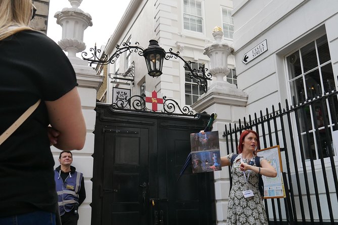 Mary Poppins Small Group Walking Tour of London - Fleet Street: filming locations, a tricky street sign, and the bird-lady corner