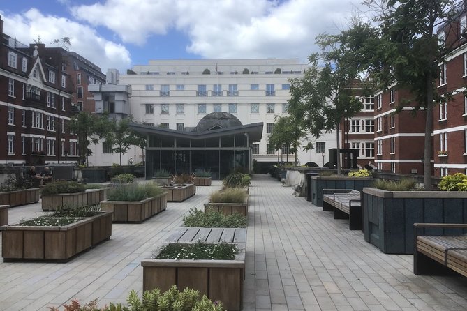 Mayfair and Belgravia Private Walking Tour - The Coach & Horses and The Punch Bowl: famous pubs with spooky and celebrity hooks