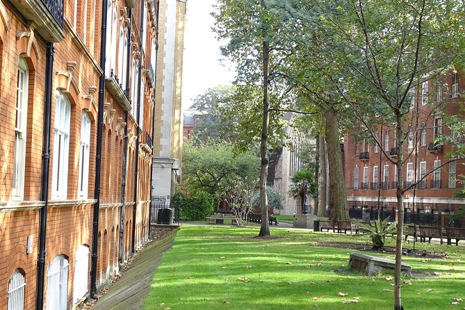 Mayfair, London's famous aristocratic village - Exclusive, Private Walking Tour - Stop 3: Burlington Arcade and the Beadles who control the vibe