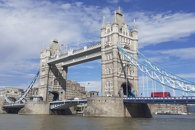 Medieval History Walking Tour from The Tower of London - A medieval London route that ends at St Paul’s