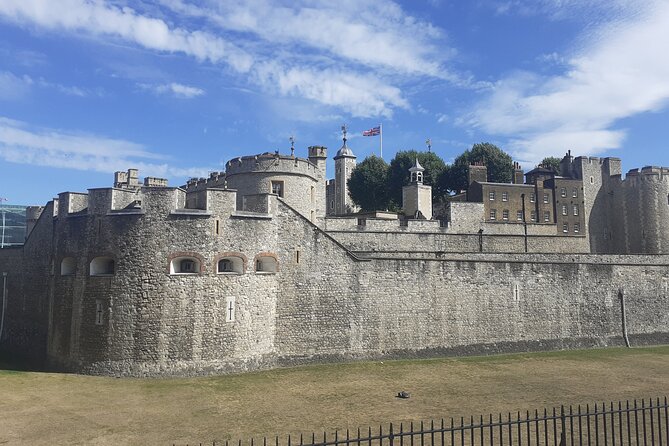Medieval History Walking Tour from The Tower of London - Along the Thames and across Millennium Bridge, then final approach to St Paul’s