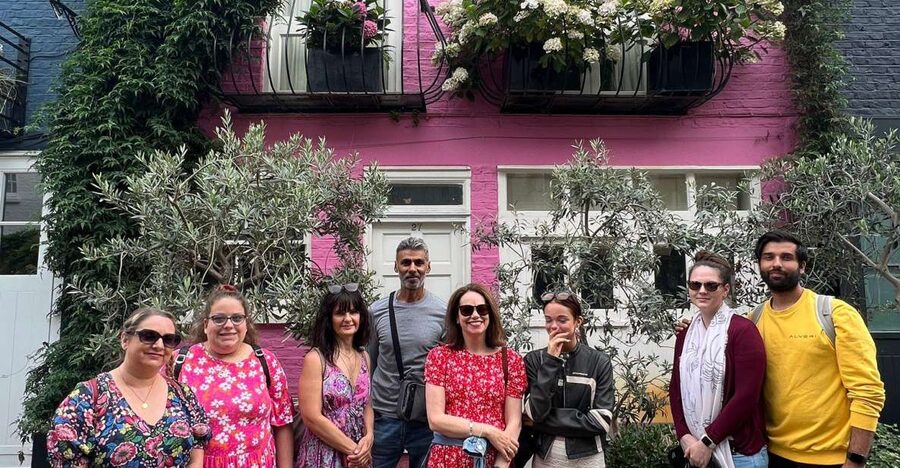 Notting Hill Walk Celebrities and Film Locations- London - The Blue Door and the protected garden: why this photo matters