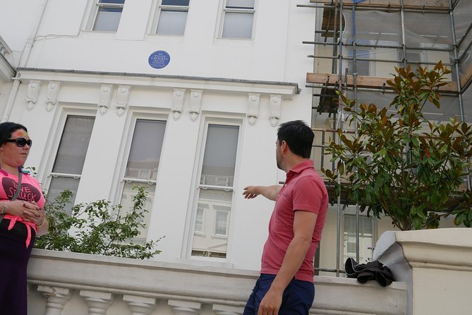 Notting Hill Walking Tour for Small Groups - Travel Bookshop Exterior: A Quick Movie Landmark