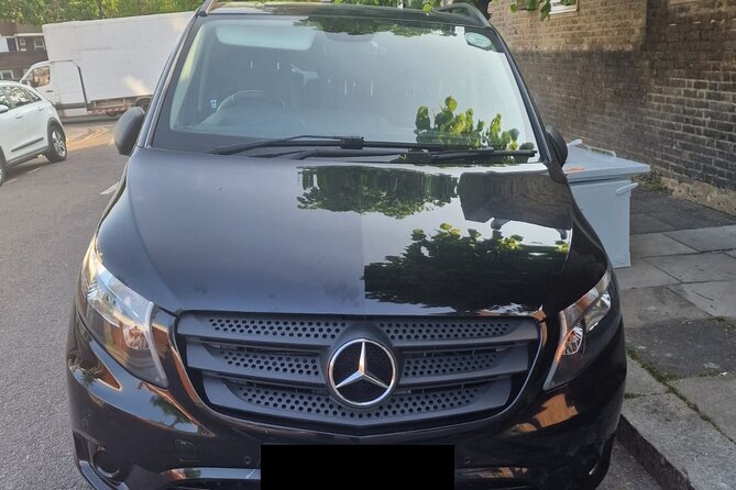 One Way Taxi Transfer from Heathrow Airport to Gatwick Airport - Flight Tracking and the 60-Minute Free Wait