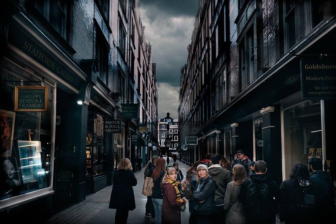 Originale Harry-Potter-Tour auf Deutsch: Geführte Tour - A 2-hour Harry Potter London walk with games, not just landmarks