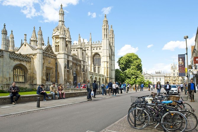 Oxford and Cambridge Universities Guided Day Trip from London - Corpus Clock: the no-numbers time trick
