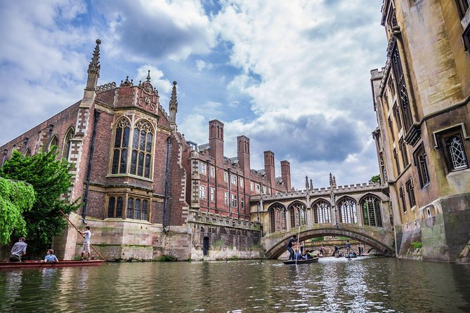 Oxford and Cambridge Universities Guided Day Trip from London - Mathematical Bridge: a puzzle built from straight timber