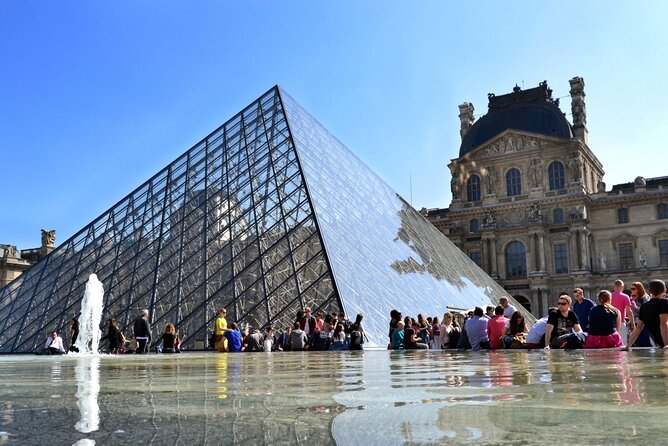 Paris by Rail with Sightseeing Bus and River Seine Lunch Cruise - Eiffel Tower photo stop, and how to make 15 minutes count