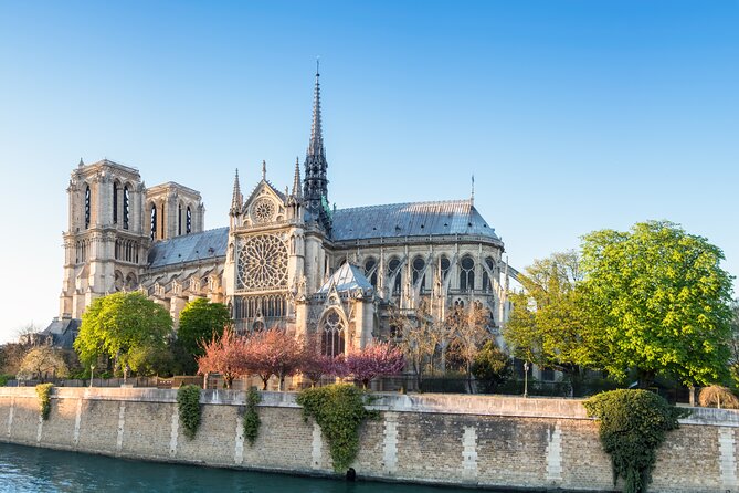 Paris Explorer Rail Tour from London with Paris Sightseeing Bus - St Pancras International: more than just a platform