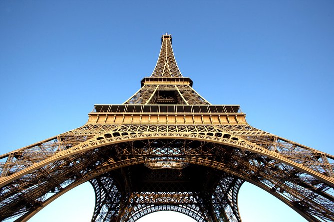 Paris Tour via Eurostar, with Seine Cruise and Travelcard - Your Paris Window With the Metro Travel Card (Zones 1 to 3)