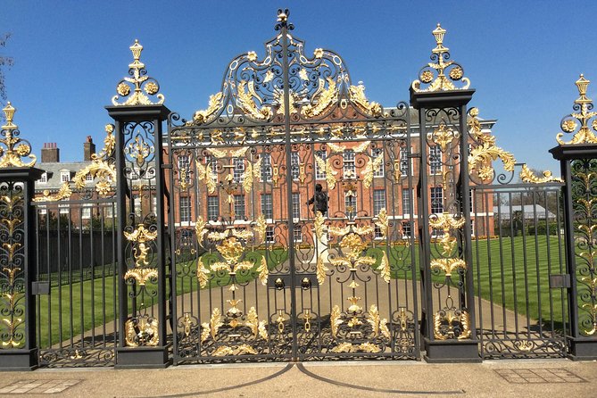 Princess Diana Private Walking Tour of London - Kensington Palace gates, Diana’s statue, and the high-end streets around them