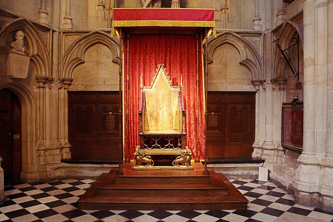 Priority Access Westminster Abbey Tour with a Professional Guide - The guide’s storytelling turns tombs and memorials into a timeline