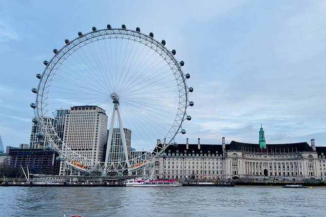 Private 3-Hour London Tour with Pickup – Explore Iconic Landmarks - St James’s Park: swans, ducks, and surprisingly entertaining squirrels