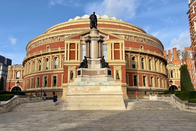 Private 5-Hour London Tour with Pickup – Explore Iconic Landmarks - West End highlights: Covent Garden, Piccadilly Circus, and Trafalgar Square