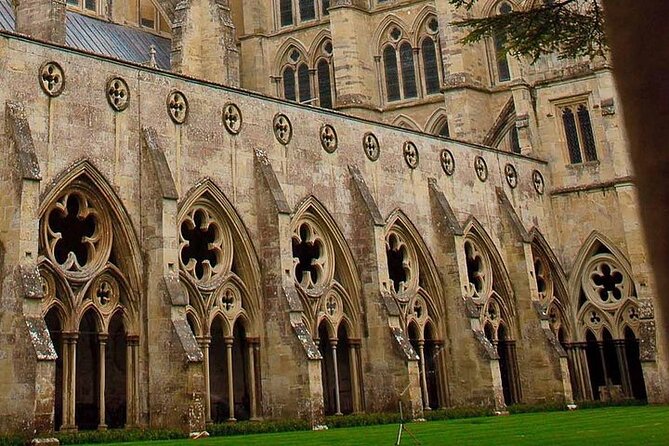 Private Archaeologist Guided Tour Stonehenge, Salisbury & Avebury - How a private archaeologist changes Stonehenge (and the whole day)