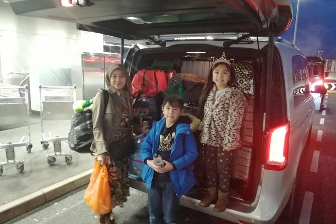 Private Arrival Transfer: Heathrow Airport to London with Stopover at Stonehenge - Hygiene, Masks, and the Chauffeur Routine