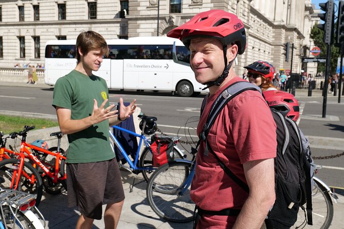 Private Bike or eBike Gold Classic Tour London - Leake Street Arches, the modern London pause