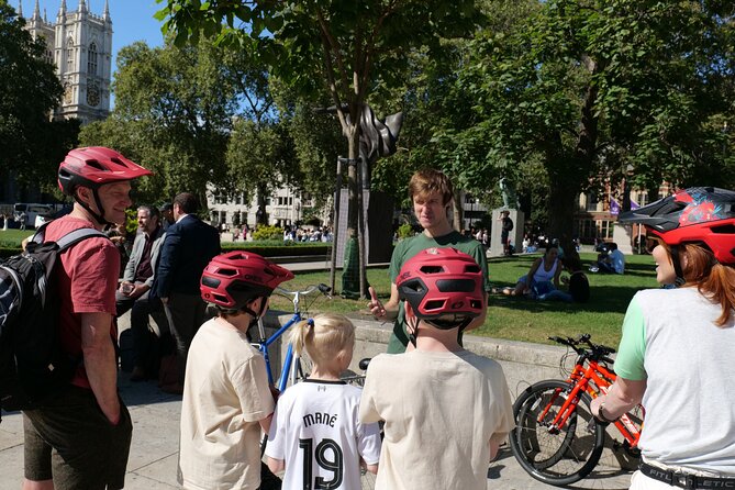 Private Bike or eBike Gold Classic Tour London - St. James’s Park, Buckingham Palace, and the Changing of the Guard