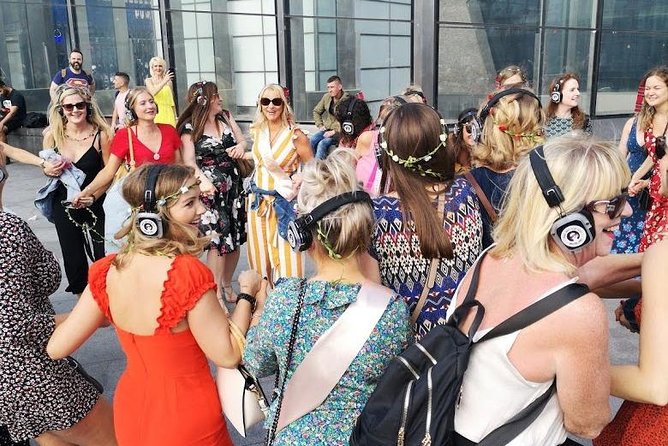 Private Camden’s Best Silent Disco Tour up to 30 participants - The Silent Disco Part: How It Works on the Move
