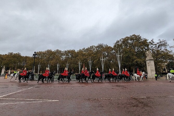 Private Changing of the Guard Experience - The palace district mini walking tour, why it’s not just extra time