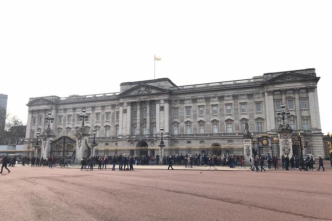Private Chauffeur at your Disposal in London - Price and Logistics: What $619.32 Covers for Up to 3