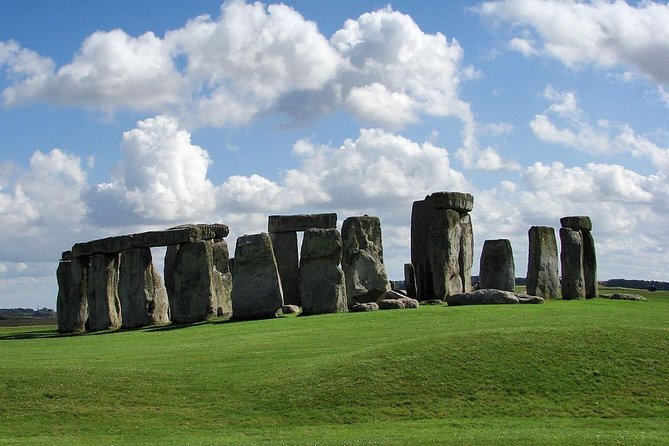 Private Chauffeured Minivan Tour of Stonehenge from London - Stonehenge stop: what you do for about one hour on site