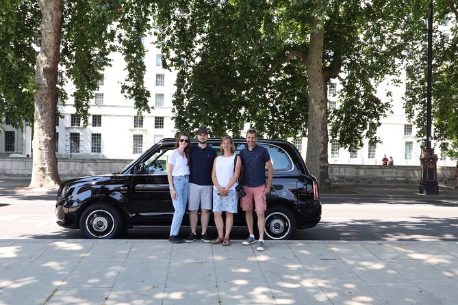 Private Classic London Taxi Tour - Tower of London orientation near Trinity Square