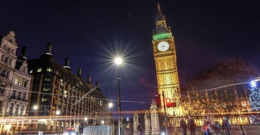 Private Custom Tour with a Local Guide London - A private walking tour that starts at your accommodation